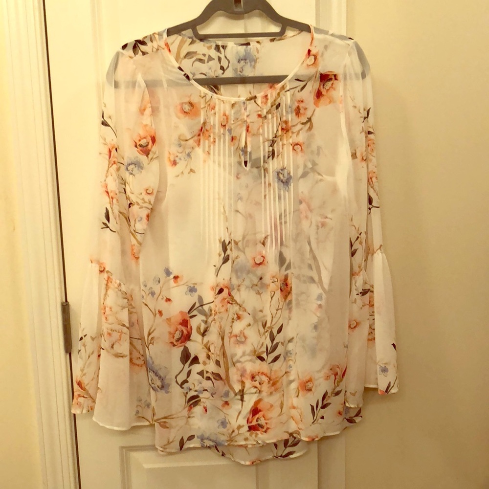 White House Black Market NWT peasant floral blouse